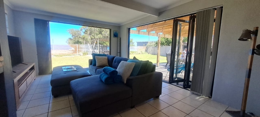 4 Bedroom Property for Sale in Sandbaai Western Cape